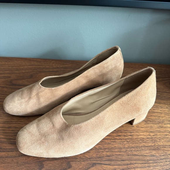 Suede low heel all day petite pump - Picture 1 of 3